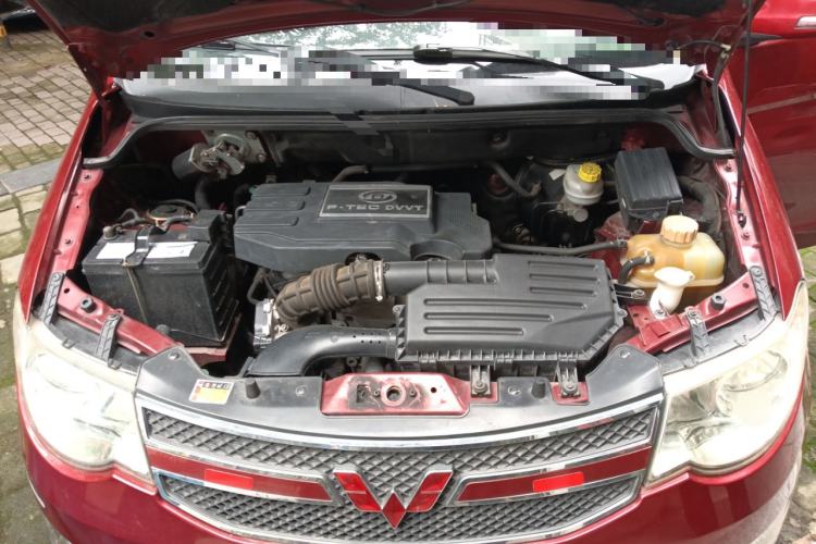 Used Wuling Hongguang 2013 1.5L S Luxury Model Engine Bay