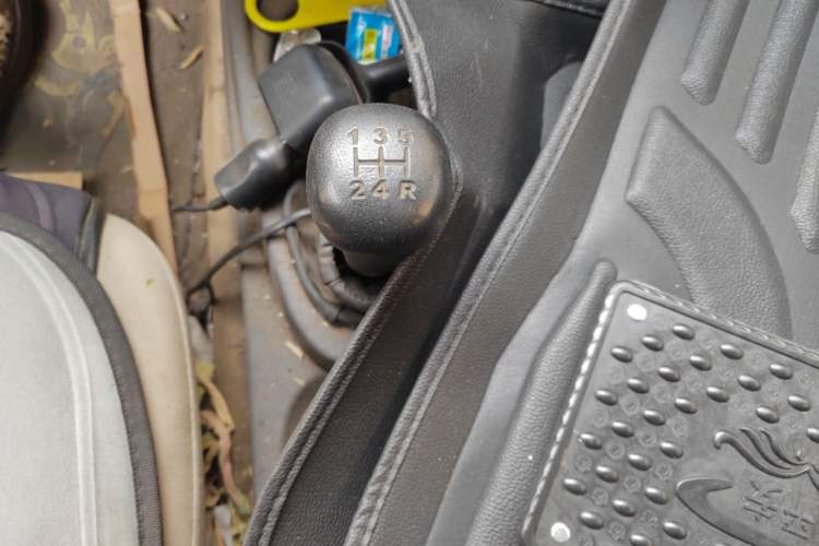 Used Wuling Hongguang 2013 1.5L Base Version Gear Lever