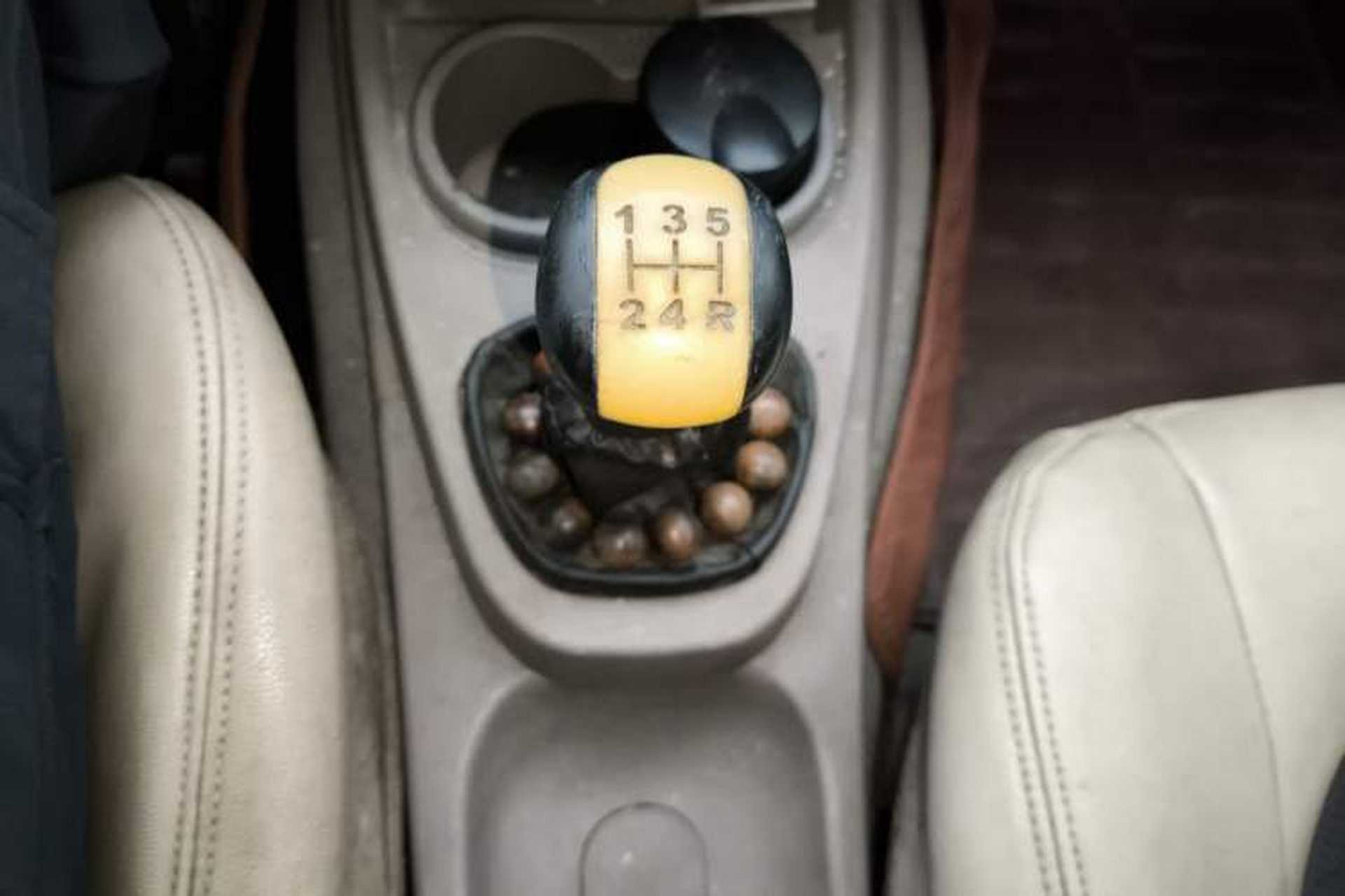 Used Wuling Hongguang 2013 1.2L S Comfort Model China IV Standard Gear Lever