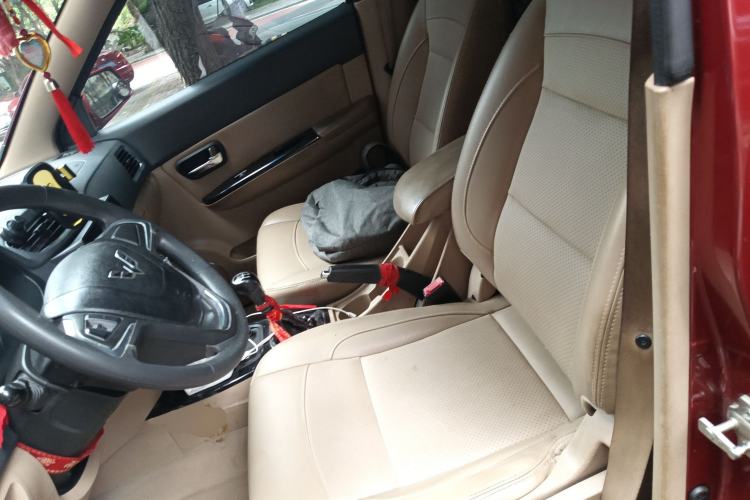 Used Wuling Hongguang 2013 1.5L S Luxury Model Left Front Seat
