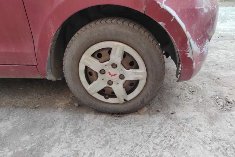 Used Wuling Hongguang 2013 1.5L Base Version Right Front Wheel Hub
