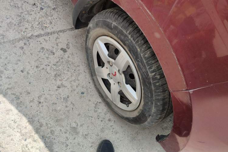 Used Wuling Hongguang 2013 1.5L Base Version Right Front Wheel Hub