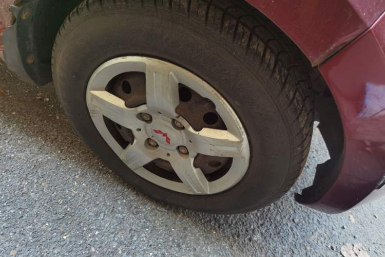 Used Wuling Hongguang 2013 1.5L Base Version Right Front Wheel Hub