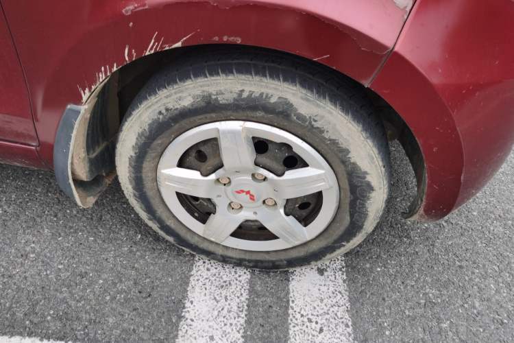 Used Wuling Hongguang 2013 1.5L Base Version Right Front Wheel Hub