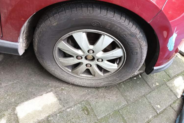 Used Wuling Hongguang 2013 1.5L S Luxury Model Right Front Wheel Hub