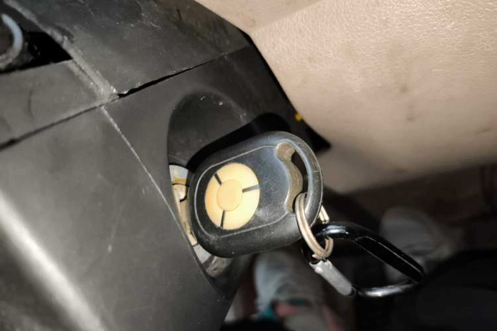 Used Wuling Hongguang 2013 1.2L S Comfort Model China IV Standard Vehicle Key