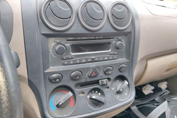 Used Wuling Hongguang 2013 1.5L Standard Version Audio And AC Panel