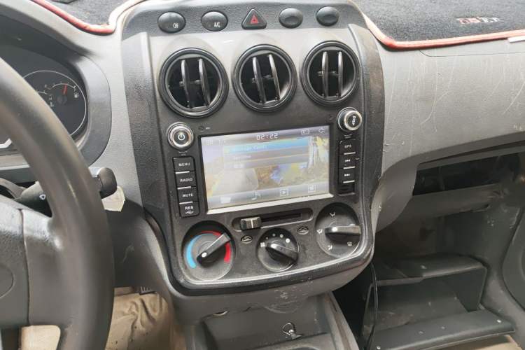 Used Wuling Hongguang 2013 1.5L Base Version Audio And AC Panel