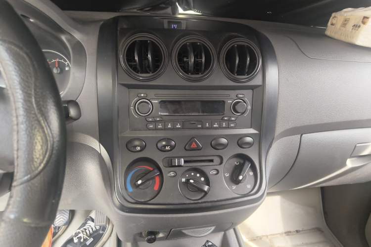 Used Wuling Hongguang 2013 1.5L Base Version Audio And AC Panel