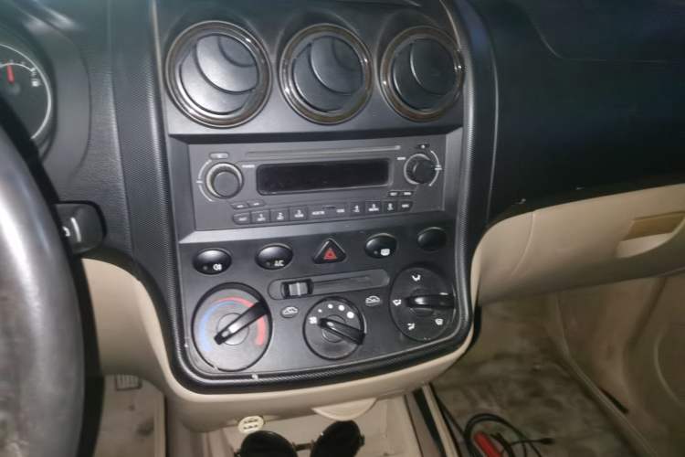 Used Wuling Hongguang 2013 1.5L Luxury Model Audio And AC Panel