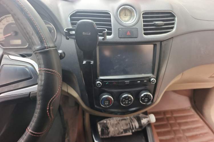 Used Wuling Hongguang 2013 1.5L Luxury Model Audio And AC Panel