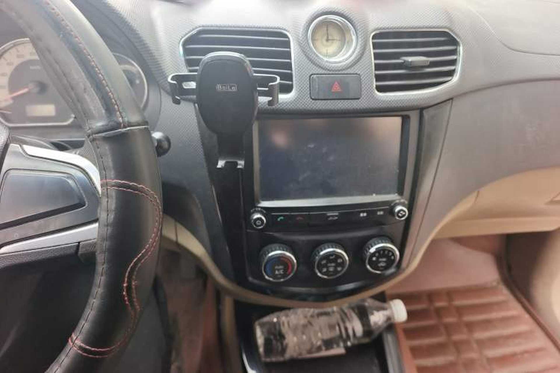Used Wuling Hongguang 2013 1.5L Luxury Model Audio And AC Panel