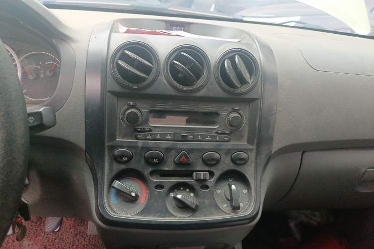 Used Wuling Hongguang 2013 1.5L Base Version Audio And AC Panel