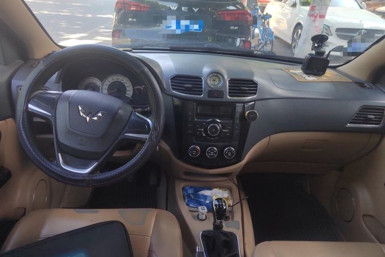 Used Wuling Hongguang 2013 1.5L S Comfort Model Center Console