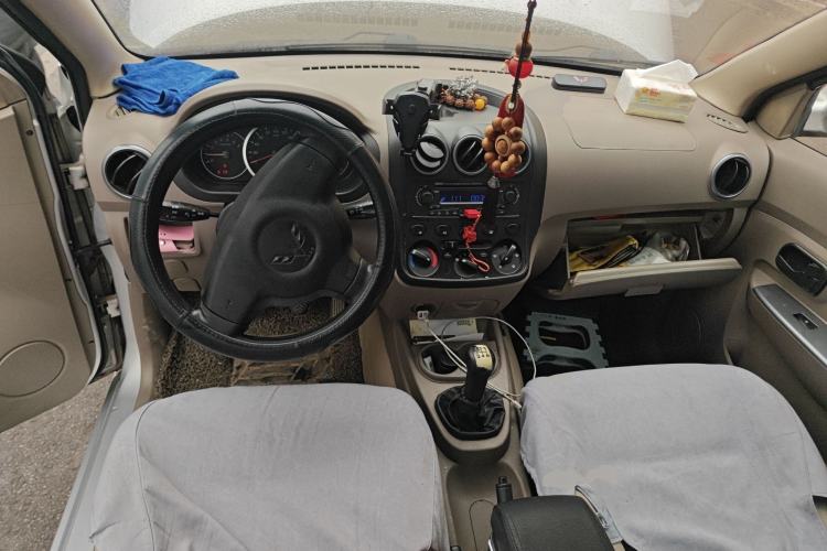 Used Wuling Hongguang 2013 1.5L Comfort Model Center Console