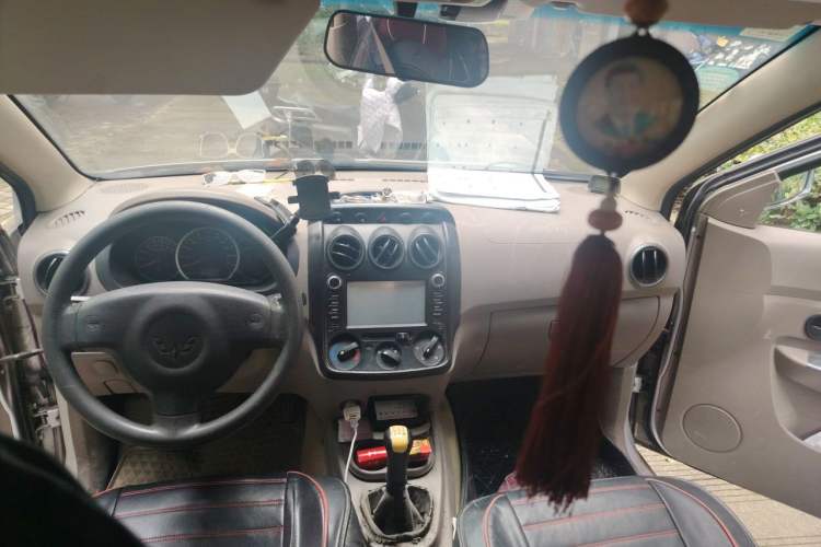 Used Wuling Hongguang 2013 1.5L Base Version Center Console