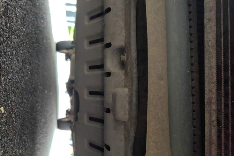 Used Wuling Hongguang 2013 1.5L Standard Version Chassis Front
