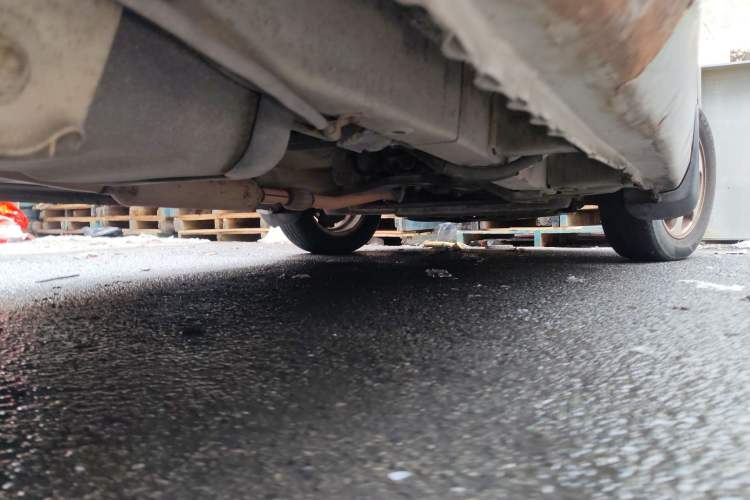 Used Wuling Hongguang 2013 1.5L Standard Version Chassis Front Right