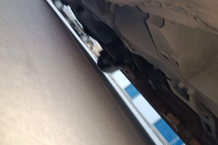 Used Wuling Hongguang 2013 1.5L Comfort Model Chassis Front Right