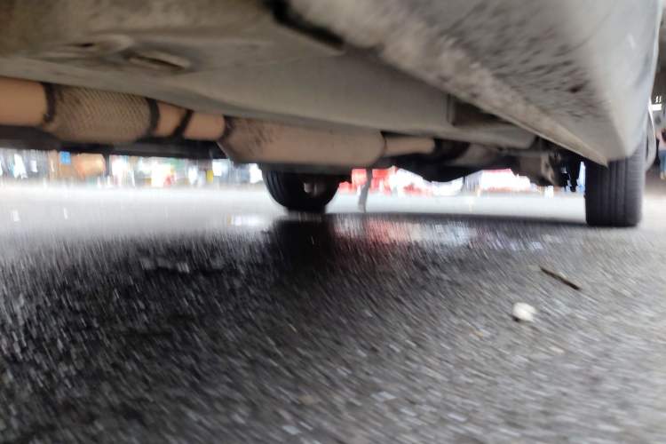 Used Wuling Hongguang 2013 1.5L Standard Version Chassis Rear Left
