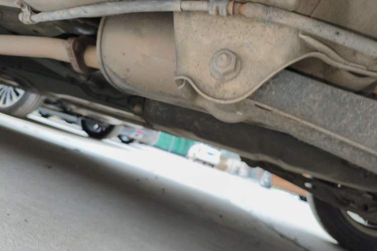 Used Wuling Hongguang 2013 1.5L Base Version Chassis Rear Left