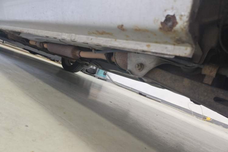 Used Wuling Hongguang 2013 1.5L Comfort Model Chassis Rear Left