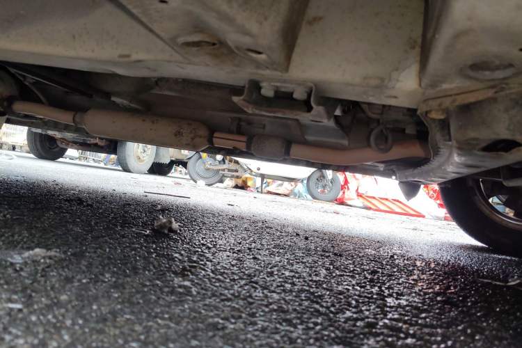 Used Wuling Hongguang 2013 1.5L Standard Version Chassis Rear Right