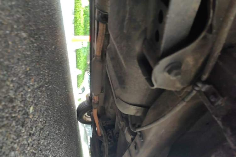 Used Wuling Hongguang 2013 1.5L Standard Version Chassis Rear Right