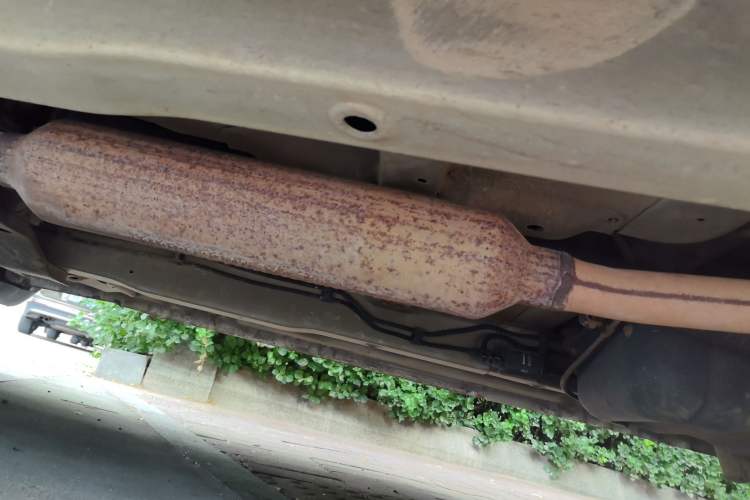 Used Wuling Hongguang 2013 1.5L Base Version Chassis Rear Right