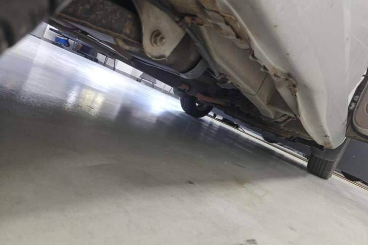Used Wuling Hongguang 2013 1.5L Comfort Model Chassis Rear Right