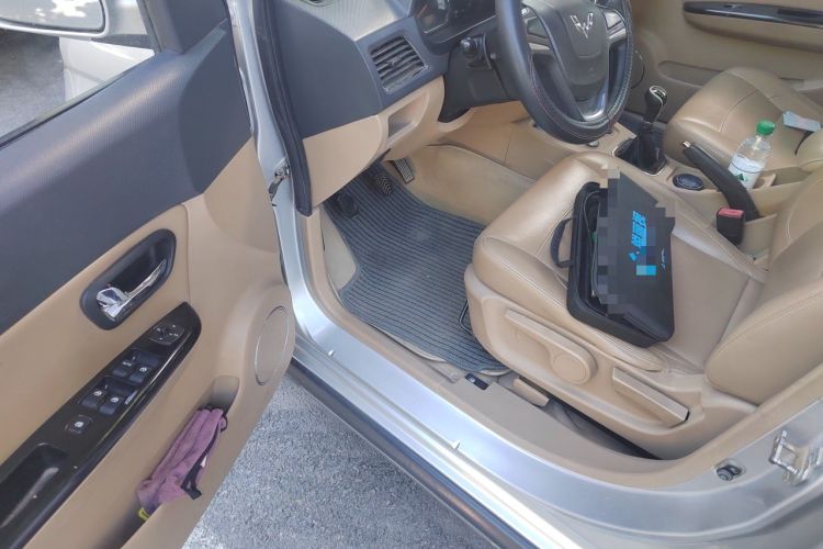 Used Wuling Hongguang 2013 1.5L S Comfort Model Driver Seat