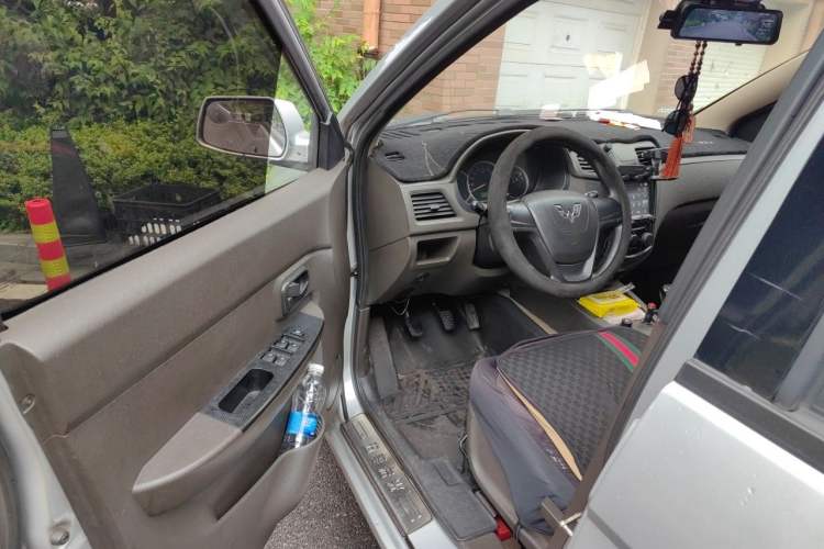 Used Wuling Hongguang 2013 1.5L Standard Version Driver Seat