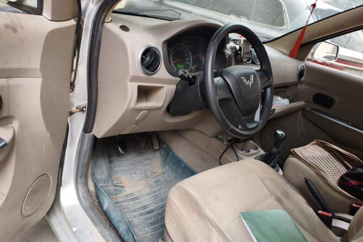 Used Wuling Hongguang 2013 1.5L Base Version Driver Seat