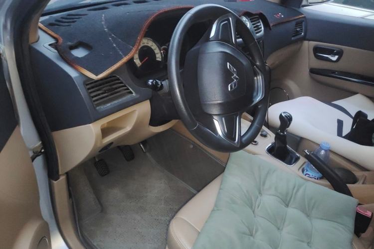 Used Wuling Hongguang 2013 1.2L S Comfort Model China IV Standard Driver Seat