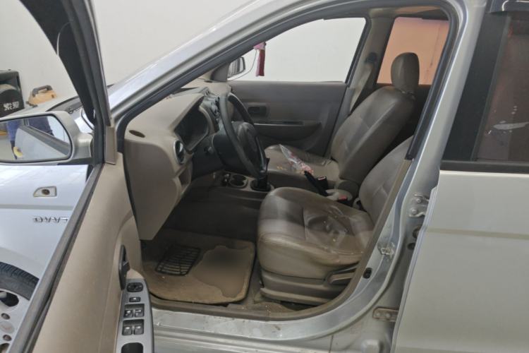 Used Wuling Hongguang 2013 1.5L Comfort Model Driver Seat