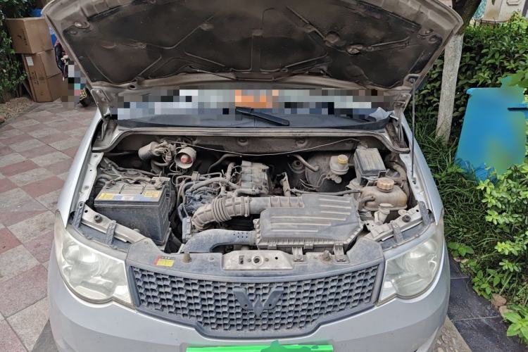 Used Wuling Hongguang 2013 1.5L Base Version Engine Bay