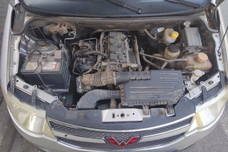 Used Wuling Hongguang 2013 1.5L S Comfort Model Engine Bay