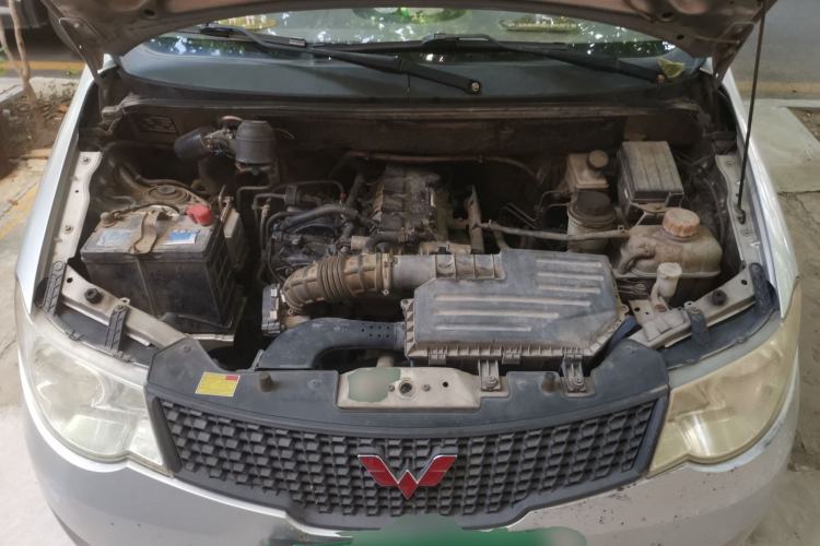 Used Wuling Hongguang 2013 1.5L Base Version Engine Bay