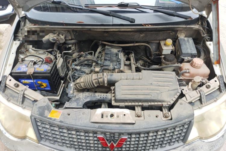 Used Wuling Hongguang 2013 1.5L Base Version Engine Bay