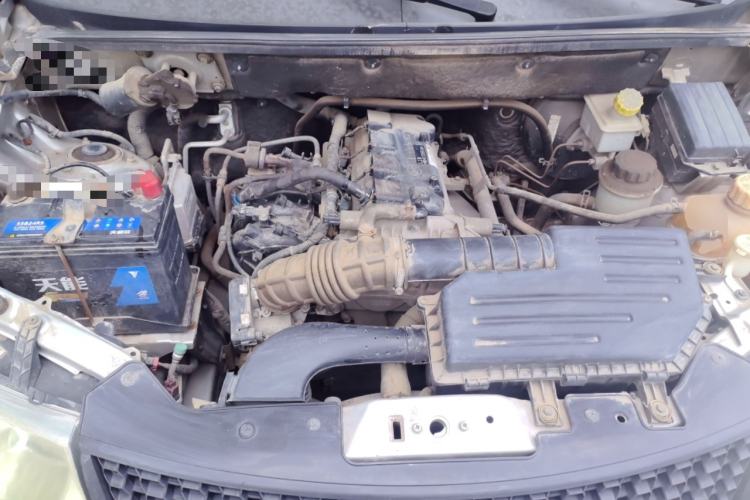 Used Wuling Hongguang 2013 1.5L Base Version Engine Bay