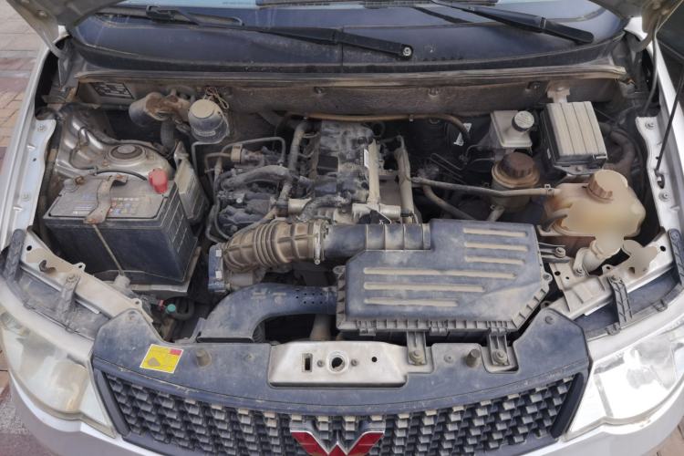 Used Wuling Hongguang 2013 1.5L Base Version Engine Bay