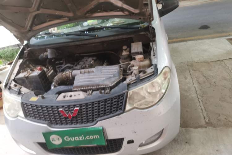 Used Wuling Hongguang 2013 1.5L Base Version Engine Bay Left