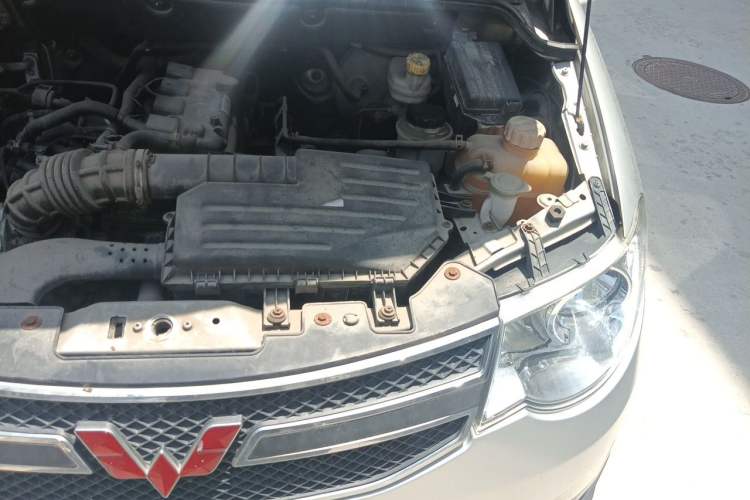 Used Wuling Hongguang 2013 1.5L S Comfort Model Engine Bay Left