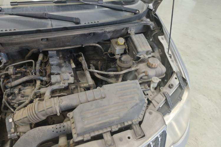 Used Wuling Hongguang 2013 1.5L Comfort Model Engine Bay Left