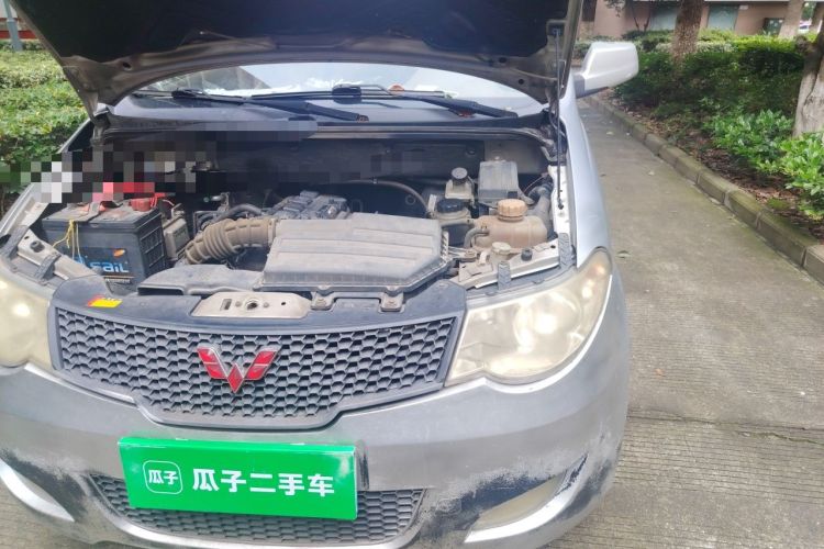 Used Wuling Hongguang 2013 1.5L Base Version Engine Bay Left