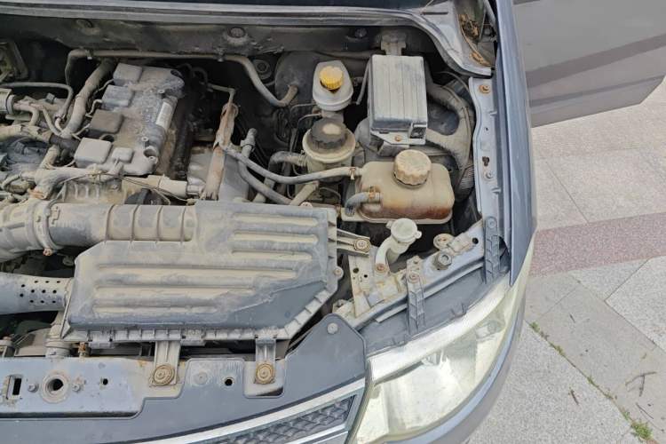 Used Wuling Hongguang 2013 1.5L S Comfort Model Engine Bay Left