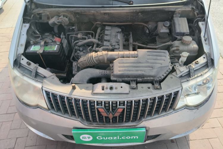 Used Wuling Hongguang 2013 1.5L Base Version Engine Bay