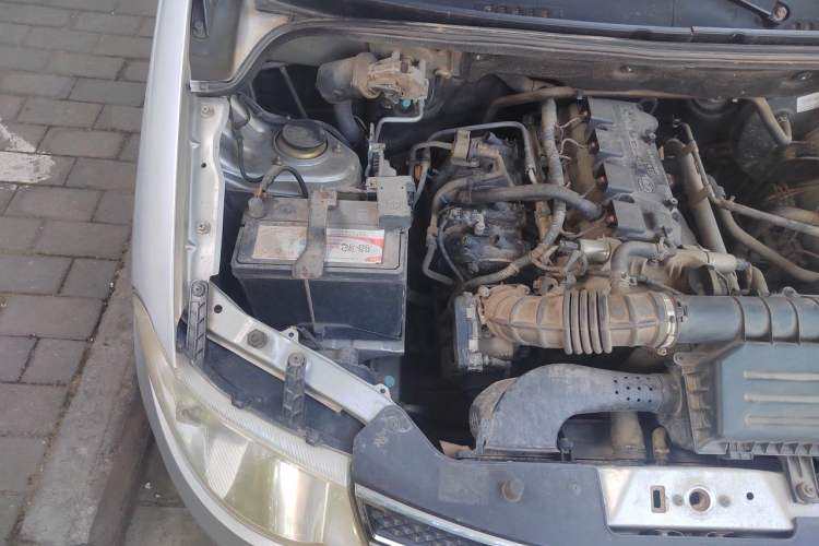 Used Wuling Hongguang 2013 1.5L S Comfort Model Engine Bay Right