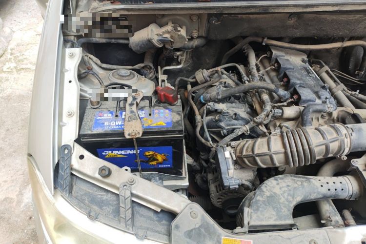 Used Wuling Hongguang 2013 1.5L Base Version Engine Bay Right