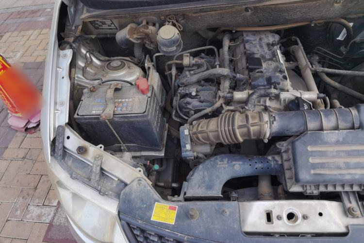 Used Wuling Hongguang 2013 1.5L Base Version Engine Bay Right